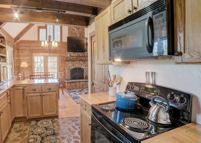 Equestrian Log Cabin Pet Friendly