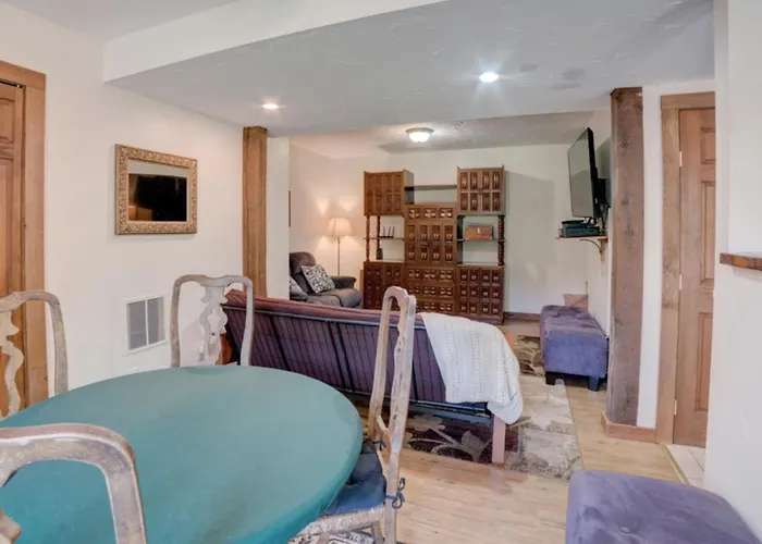 Equestrian Log Cabin Pet Friendly