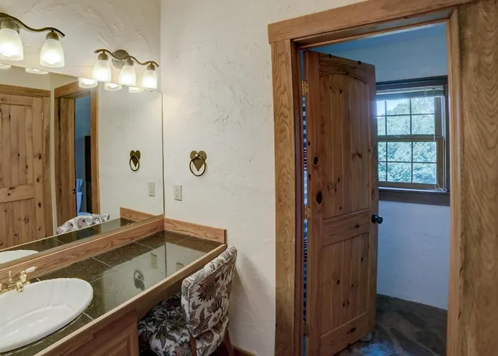 Equestrian Log Cabin Pet Friendly