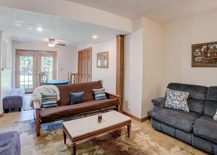 Equestrian Log Cabin Pet Friendly