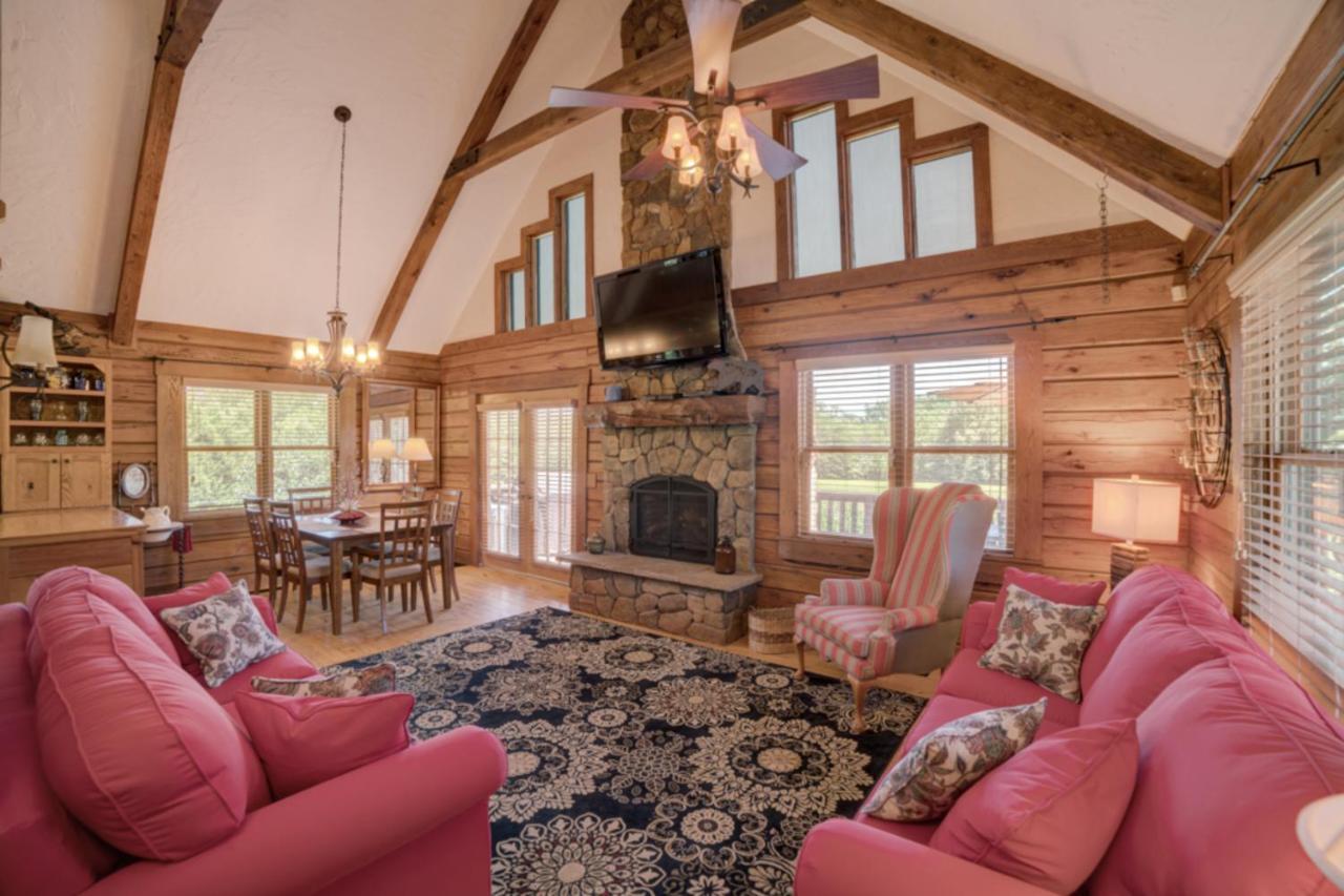 Equestrian Log Cabin Pet Friendly Holiday home