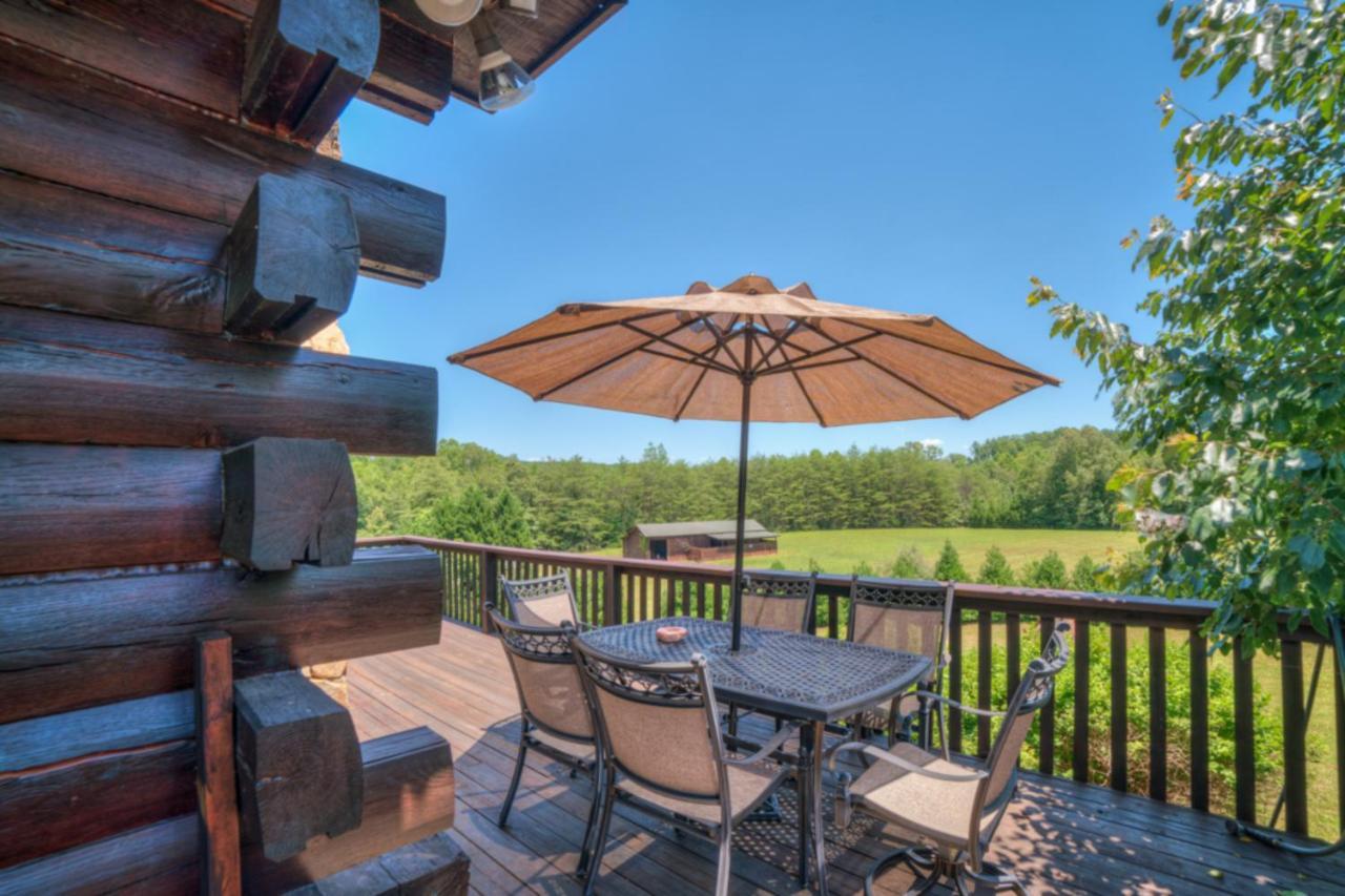 Equestrian Log Cabin Pet Friendly