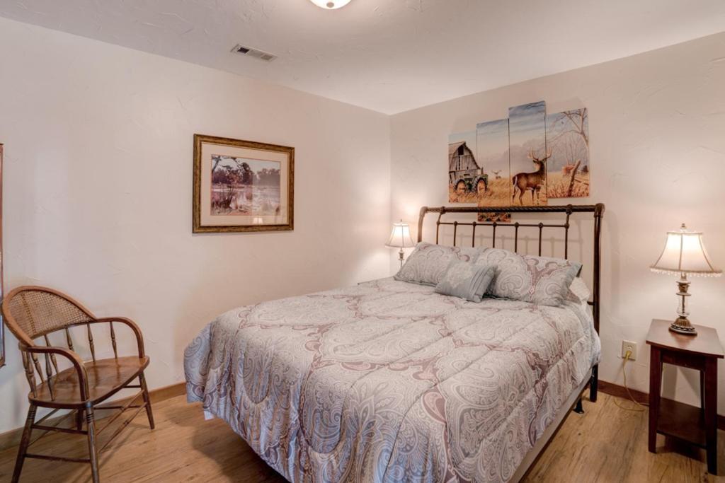 Holiday home Equestrian Log Cabin Pet Friendly
