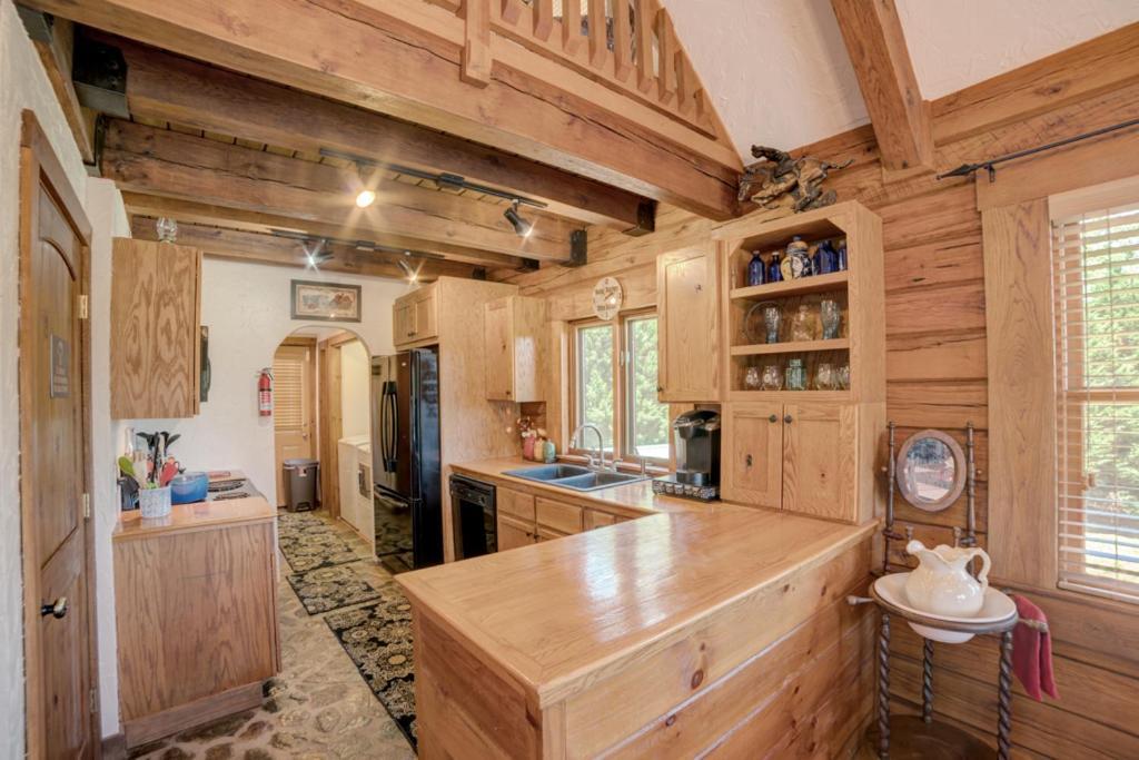 Holiday home Equestrian Log Cabin Pet Friendly *